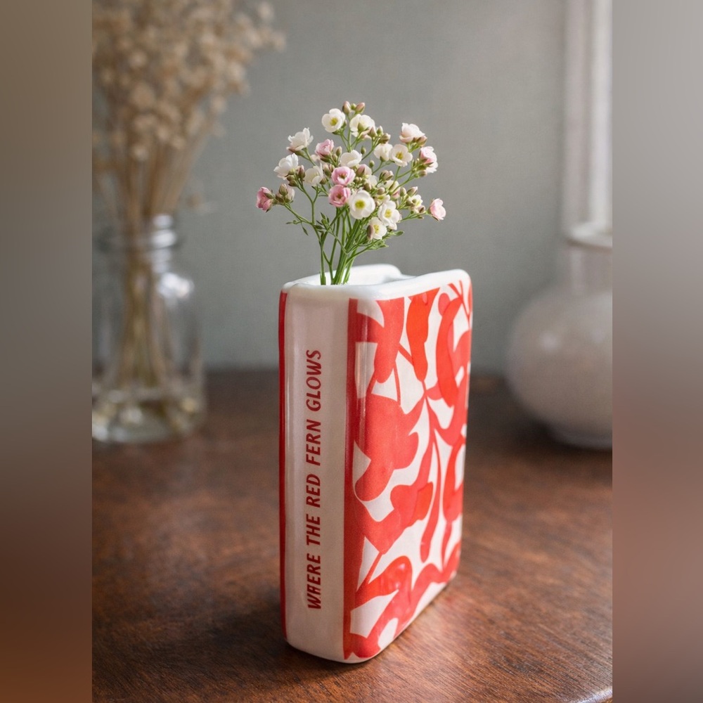 Book-shaped Bud Vase🏺w/ Magnet  + Match Striker